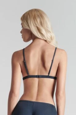 Maison Close Soutien-gorge Triangle - La Femme Amazone 10 Maison Close Soutien-gorge Triangle - La Femme Amazone -Séduction Raffinée Lingerie 608871 la femme amazone gris 0070